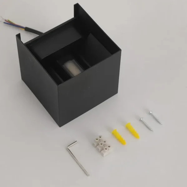 چراغ دیواری LED فضای باز مدل FP_HWBD_B01 اورجینال و دارای گارانتی
